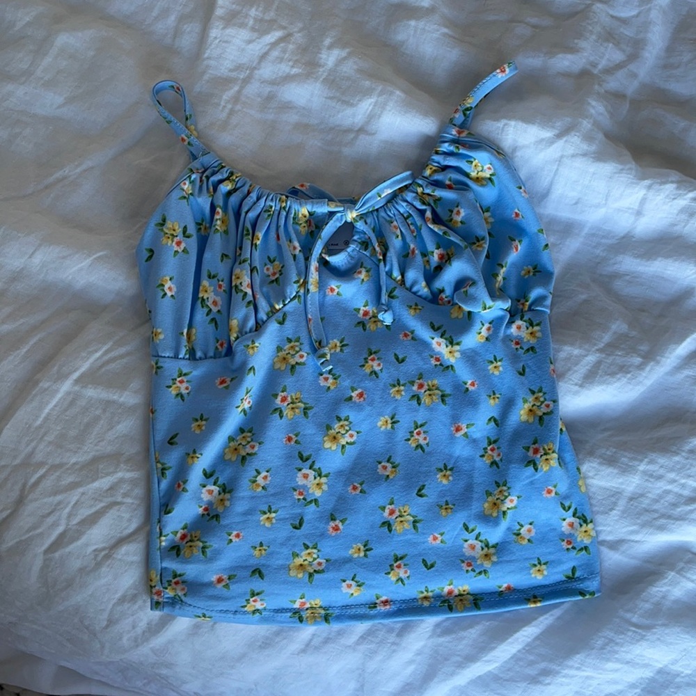 Livi - Blue Floral Cropped Top